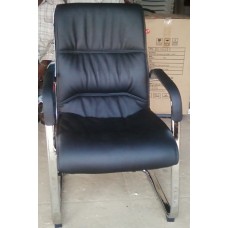 BLACK OFFICE CHAIR